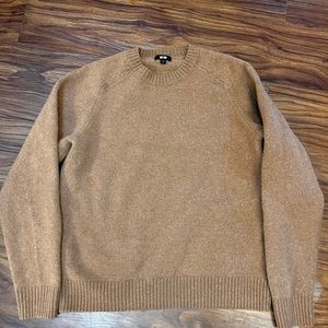 Brown Uniqlo wool sweater size Medium fits like a Small/XS